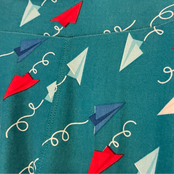 ✨✨$5 Closet Clean Out! ✨✨ - Picture 4 of 6